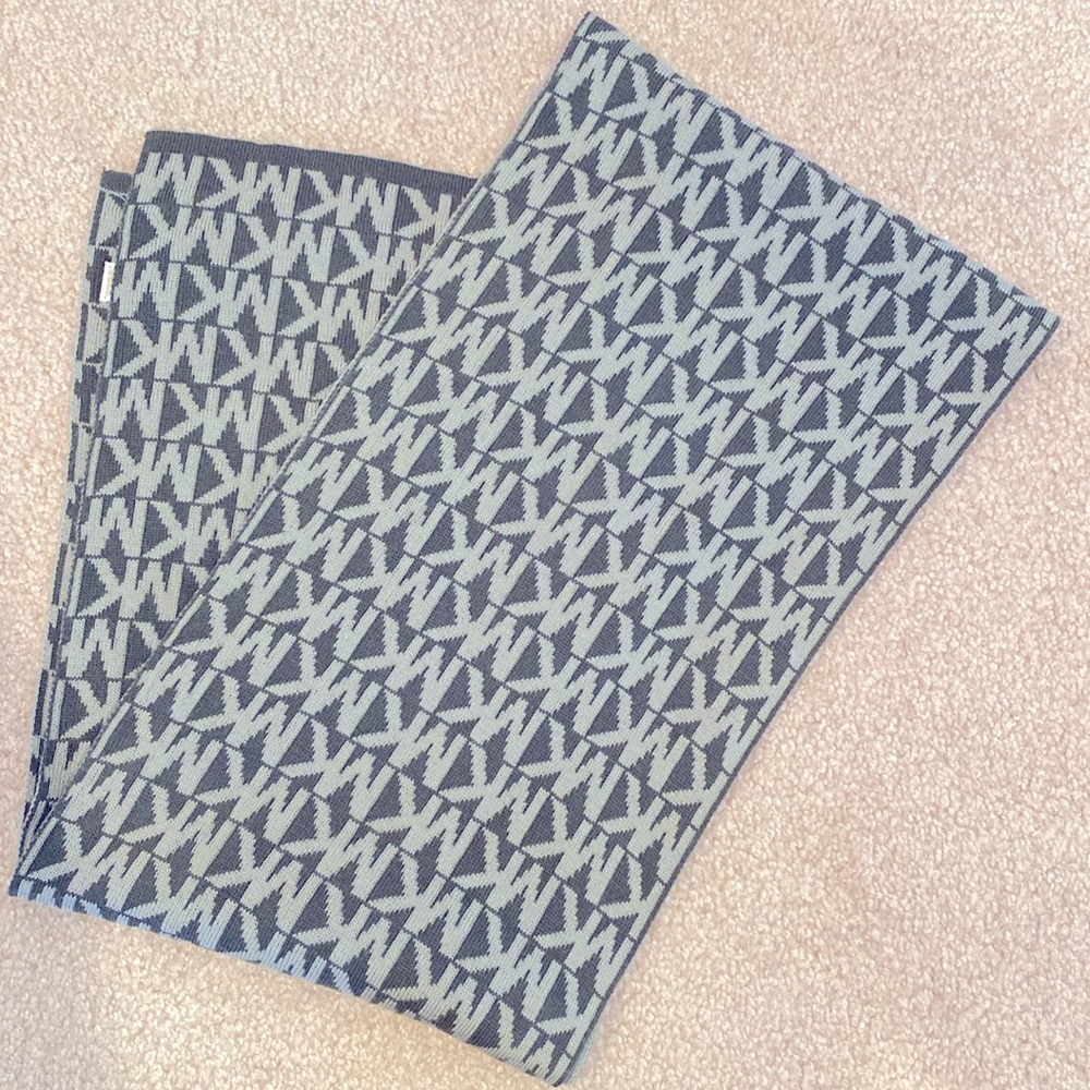 EUC Michael Kors Scarf